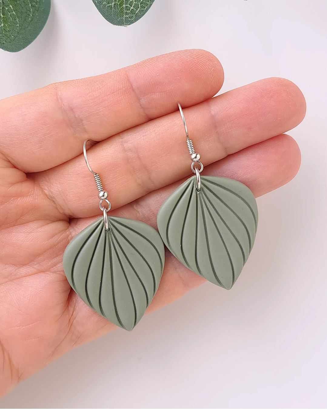 Organic Leaf Clay Cutter