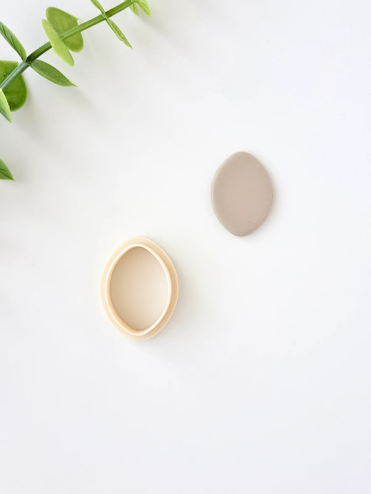 Pointed Oval Clay Cutter