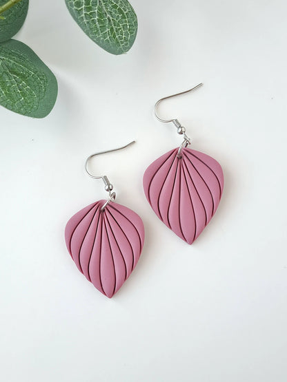 Dreaming Leaf Dangle Earrings