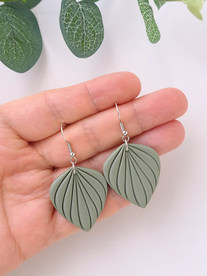 Organic Leaf Clay Cutter