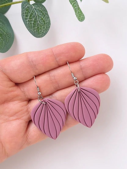 Dreaming Leaf Dangle Earrings