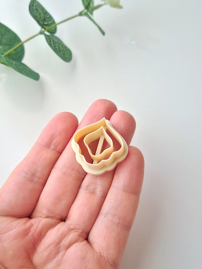 Scalloped Petal Clay Cutter
