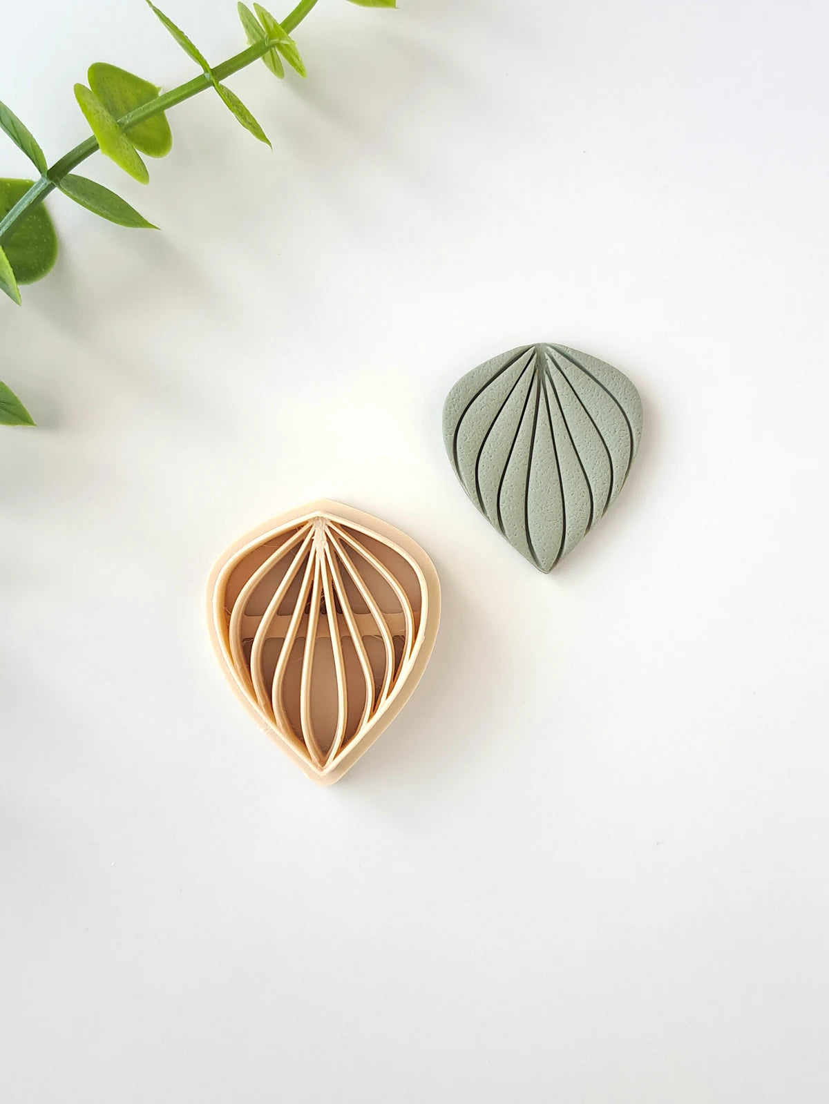 Organic Leaf Clay Cutter